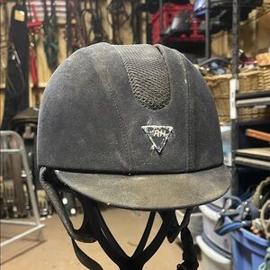 Equestrian Riding Helmet in Black